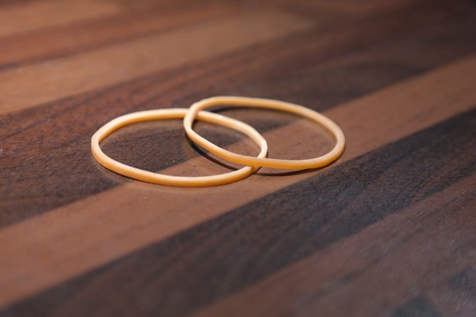 2 yellow rubber bands free image | Peakpx