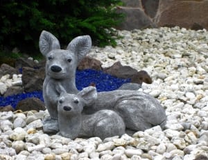 2 grey kangaroo statue thumbnail