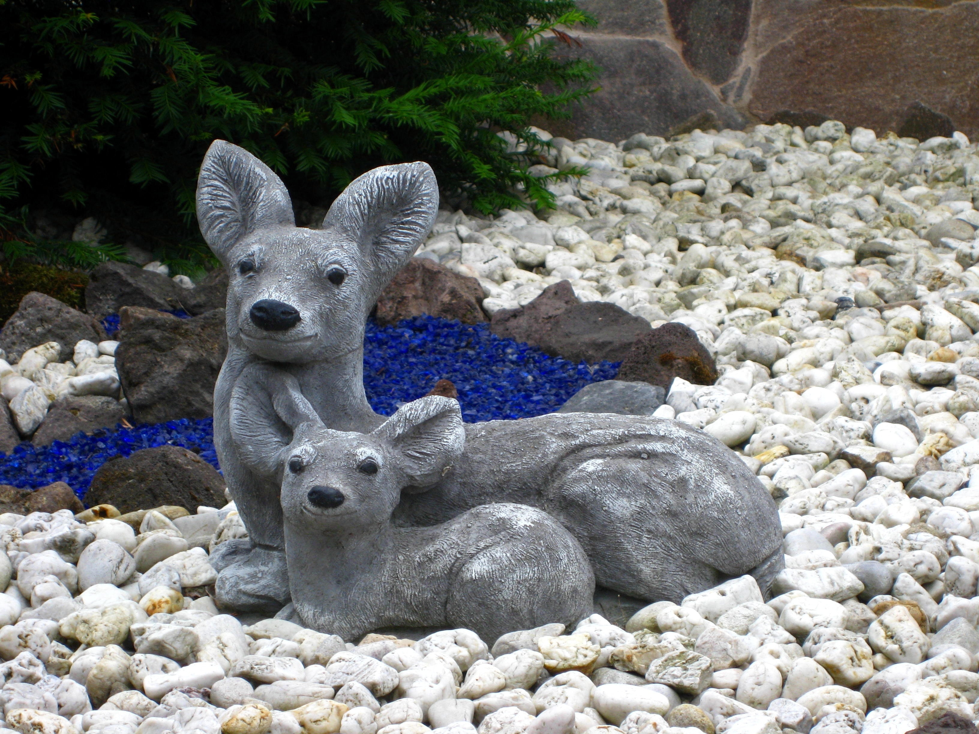 2 grey kangaroo statue