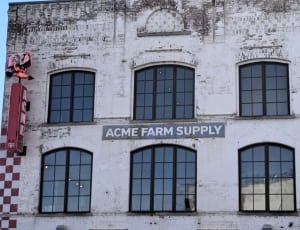 acme farm supply building thumbnail