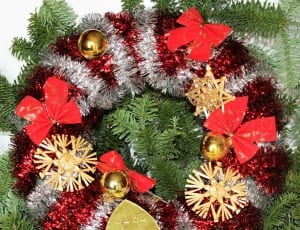 red grey and red christmas wreath thumbnail