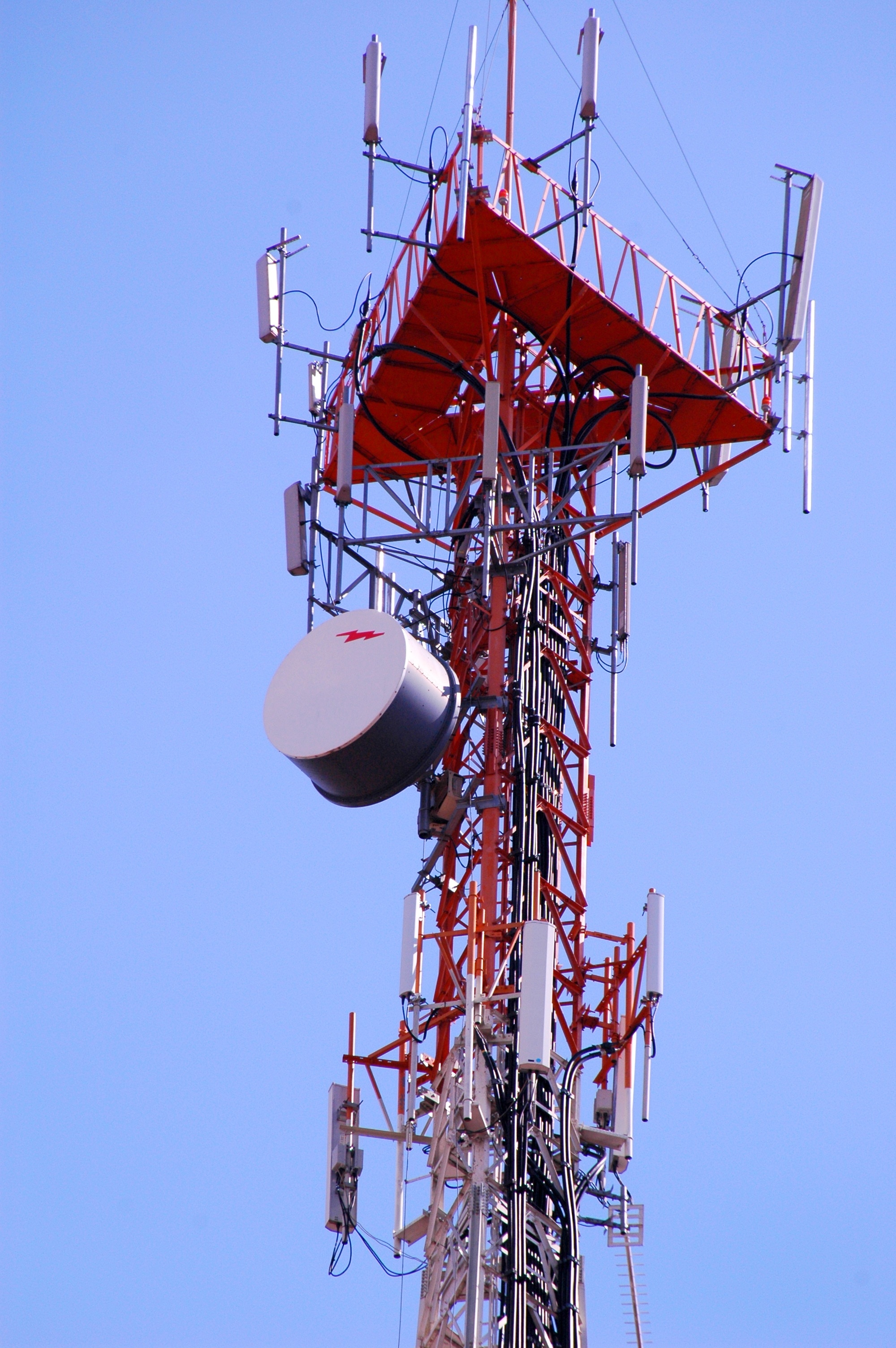 Ростелеком вышки мобильной связи. RFS-65 антенна сотовой связи. Антенна вышка. Вышка сотовой связи. Вышка мобильной связи.