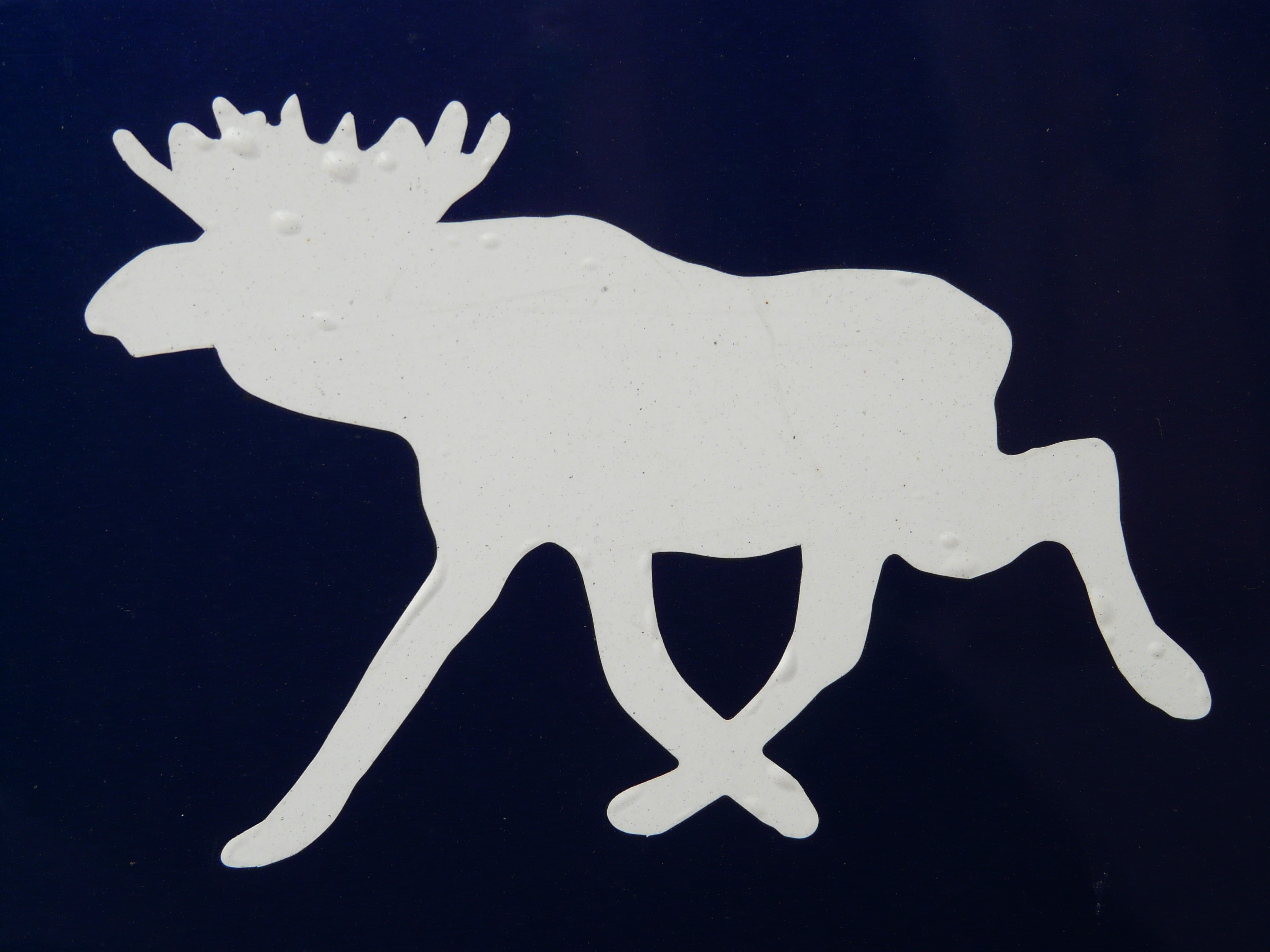 1280x800-wallpaper-white-moose-logo-peakpx