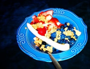 berries in blue blue plate thumbnail