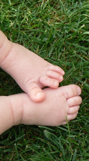 baby's feet thumbnail