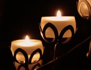 3 white tealight candles thumbnail