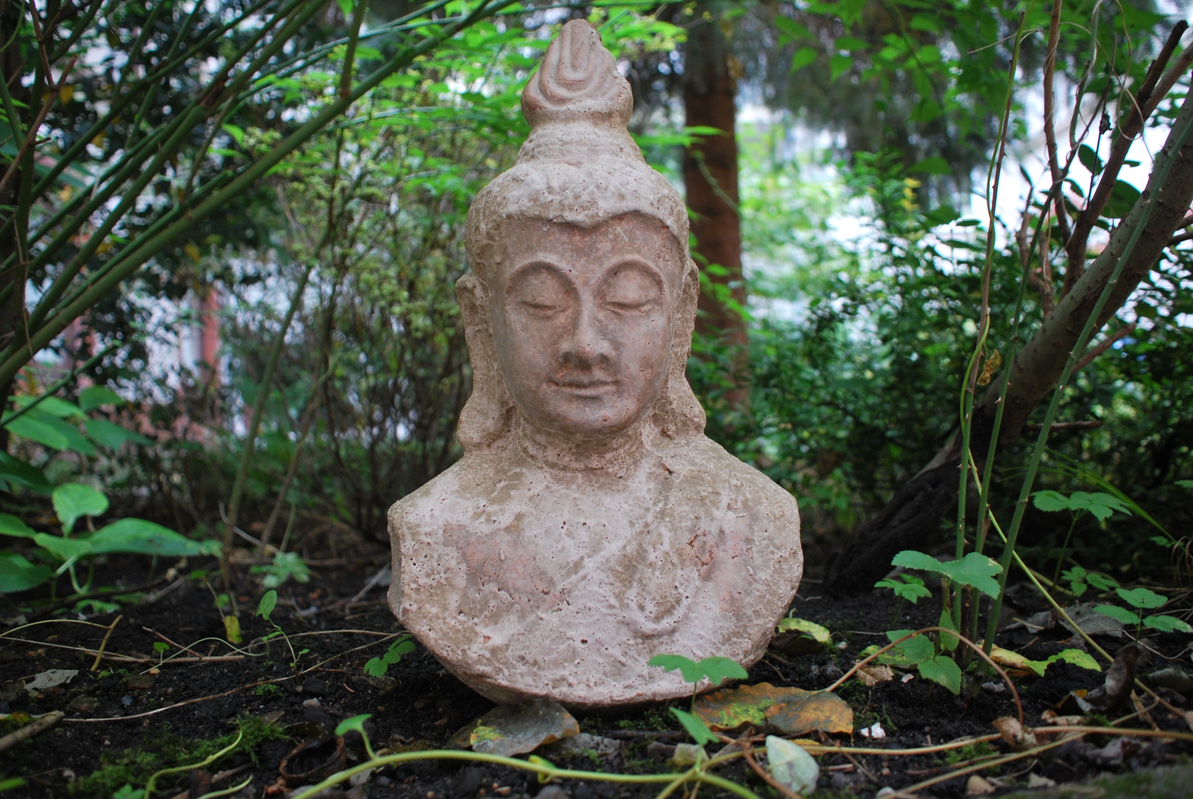 gautama buddha bust statue