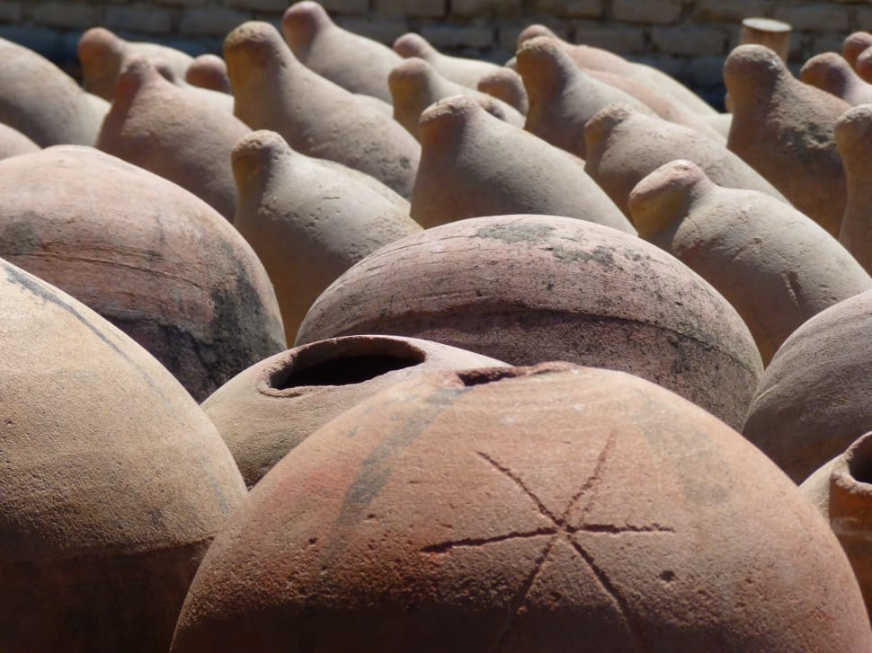 beige clay pot lot preview