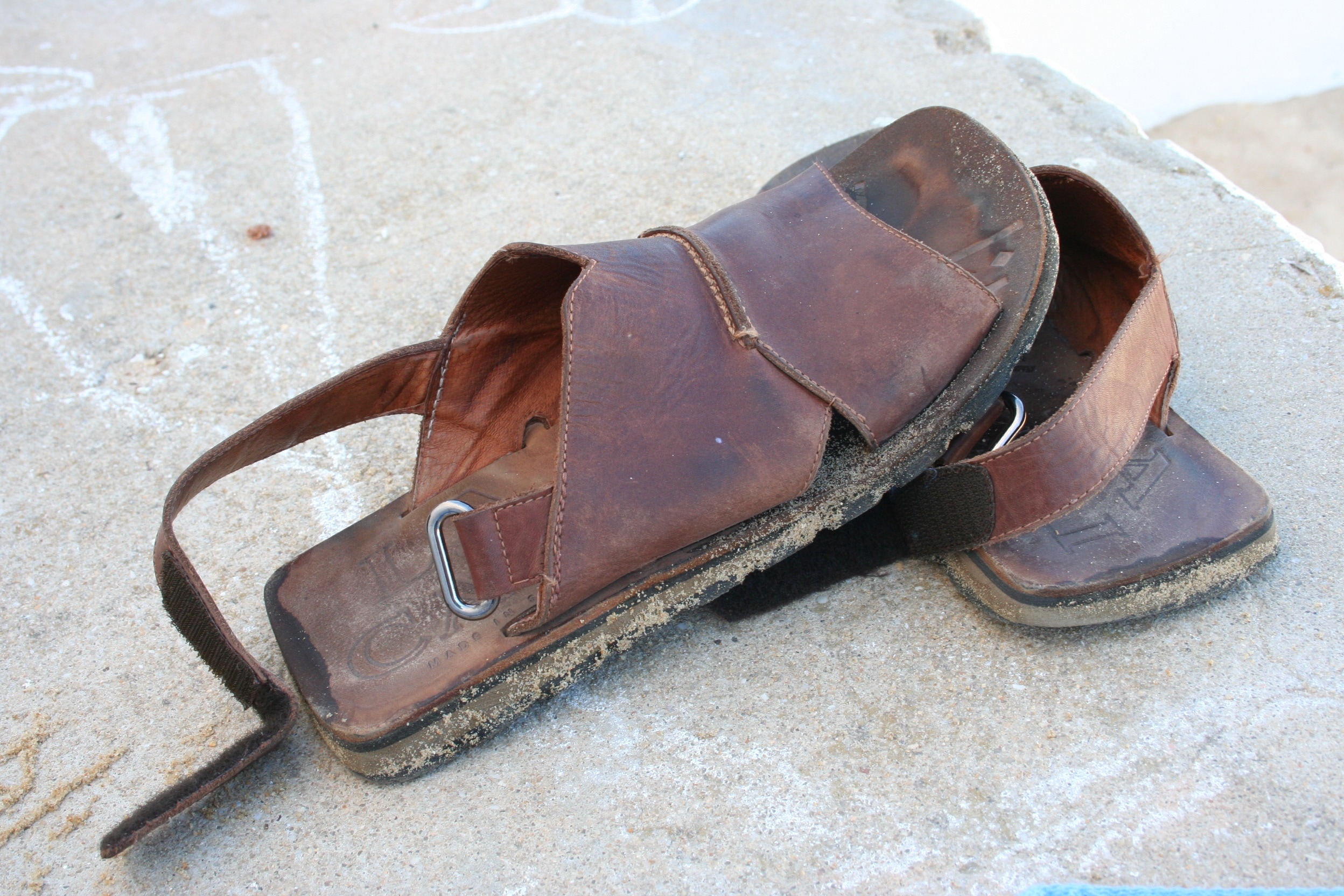 men's brown leather slingback flat sandals