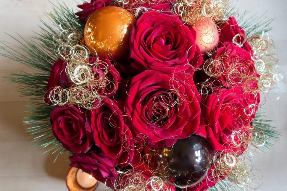 red flower bouquet with bauble preview