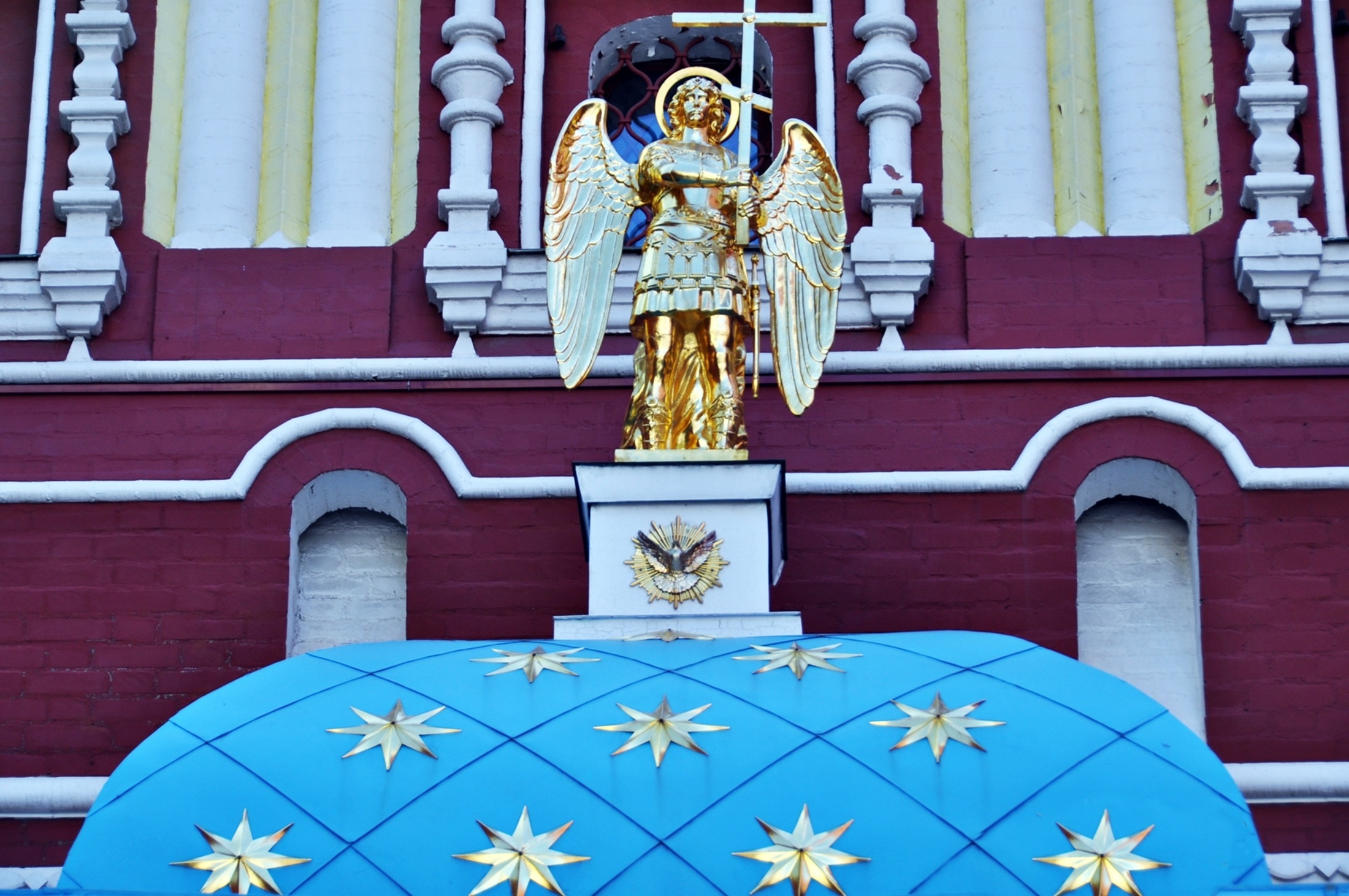 gold angel statuette