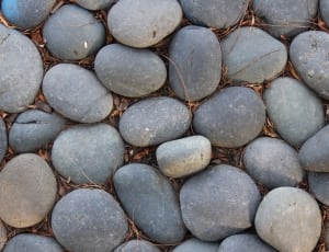 black pebble stones thumbnail