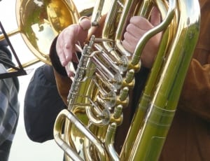 gold and silver trombone thumbnail