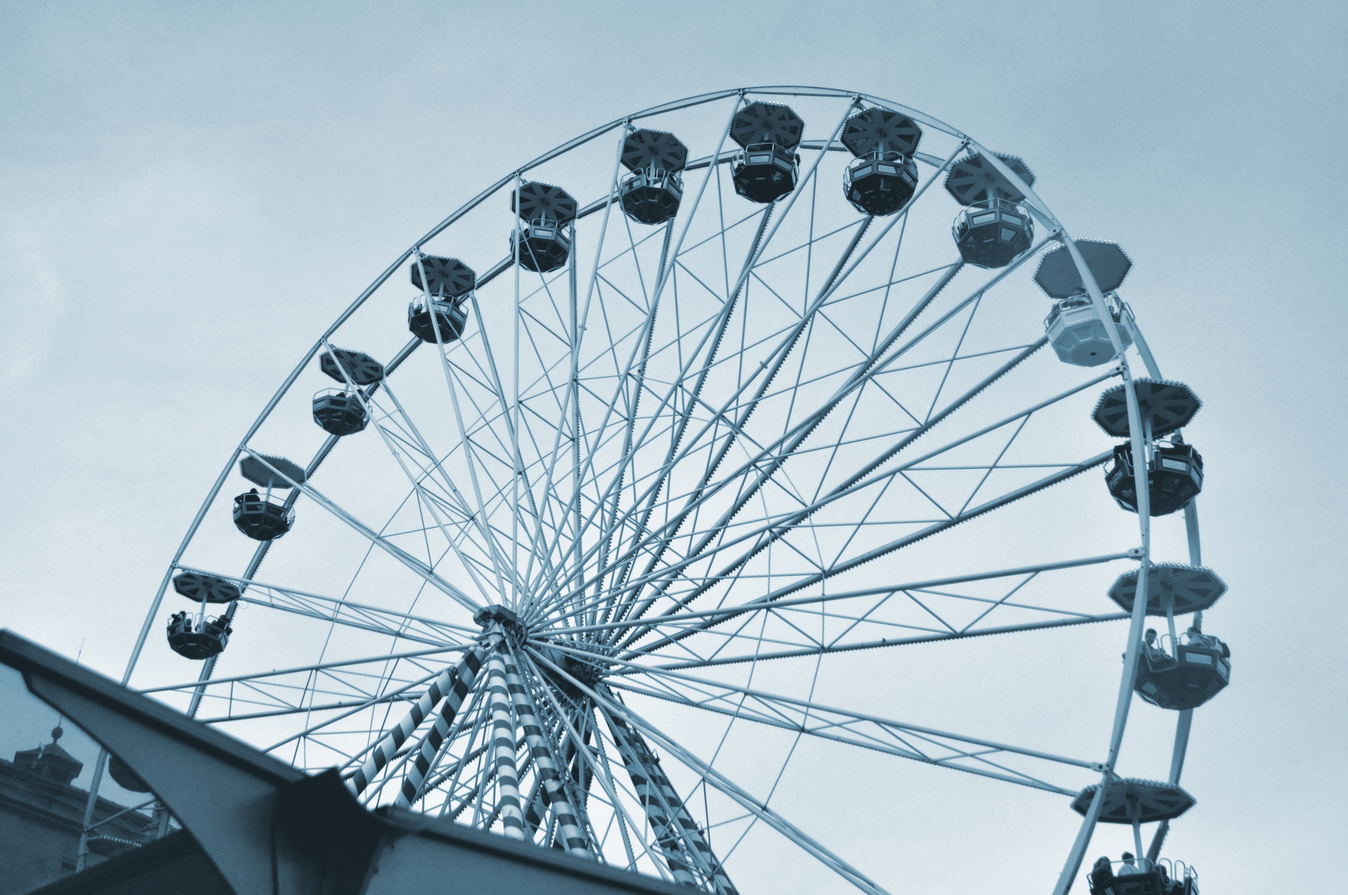 silver and gray ferris wheel
