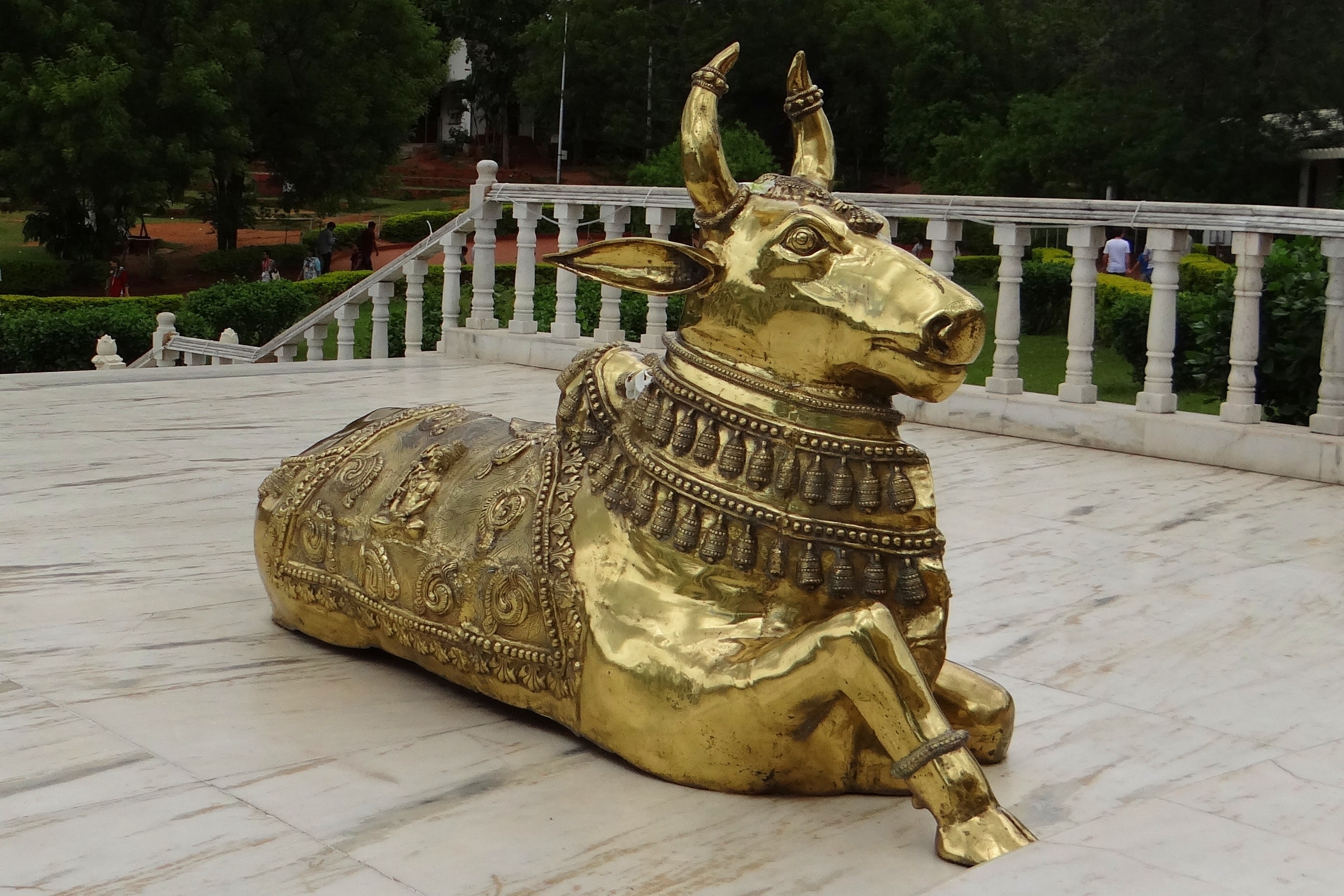 gold bull statuette