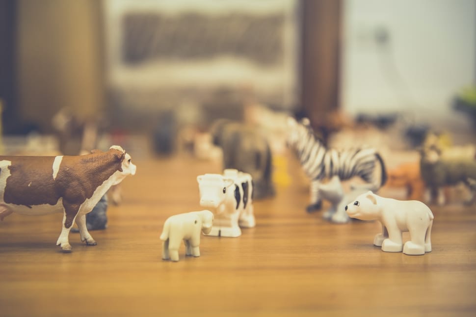 animal figurine lot preview