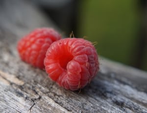 2 raspberries thumbnail