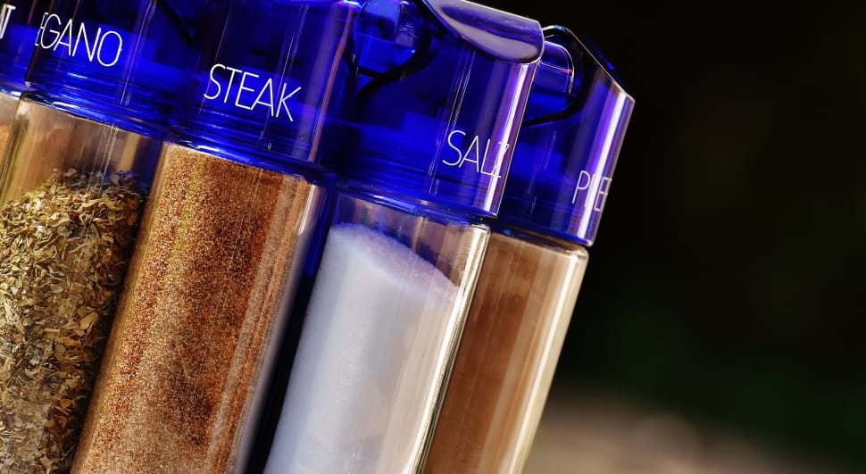 blue lid clear condiment shakers preview