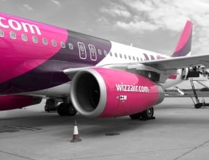 white and pink wizzair.com airplane thumbnail