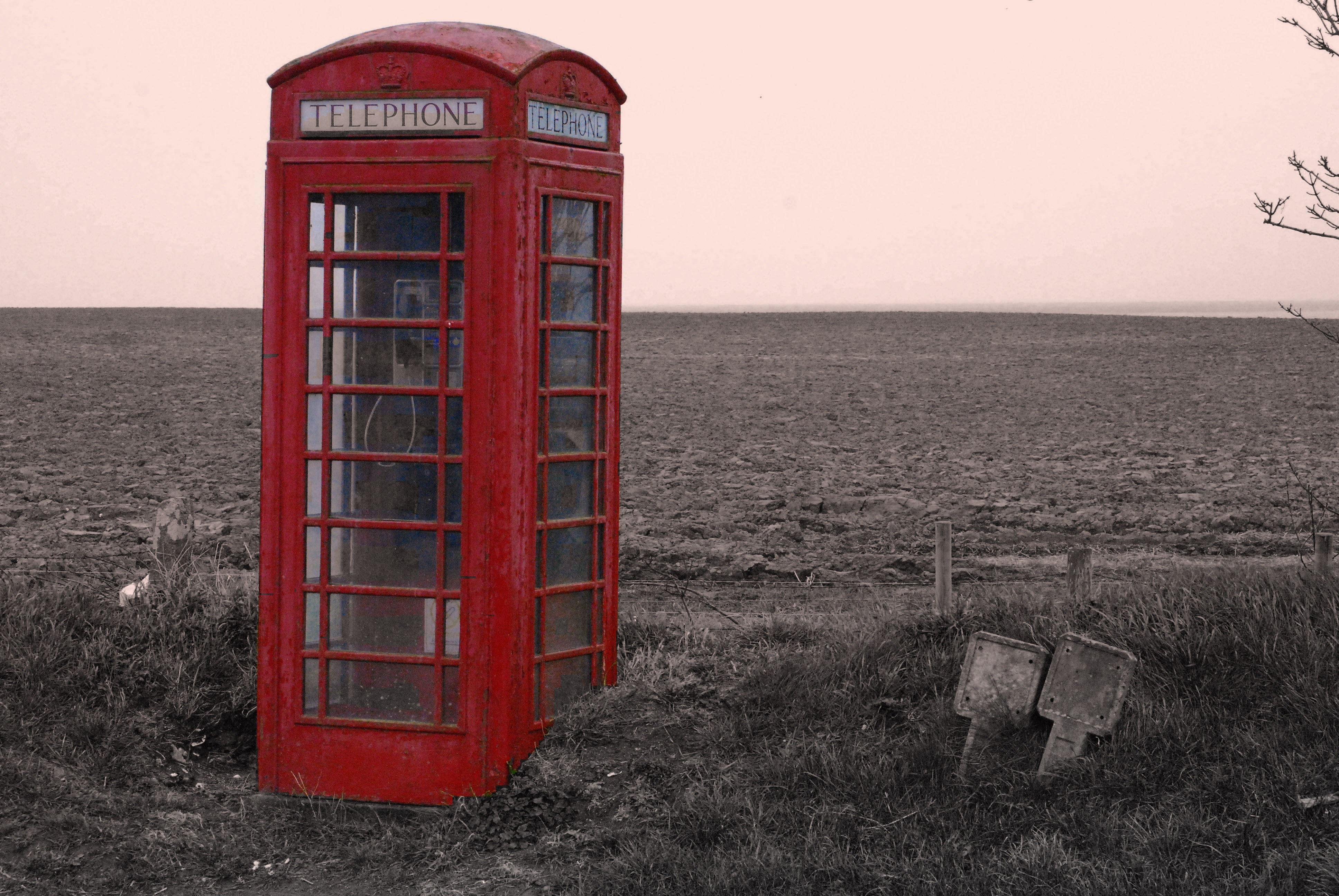 red telephone booth
