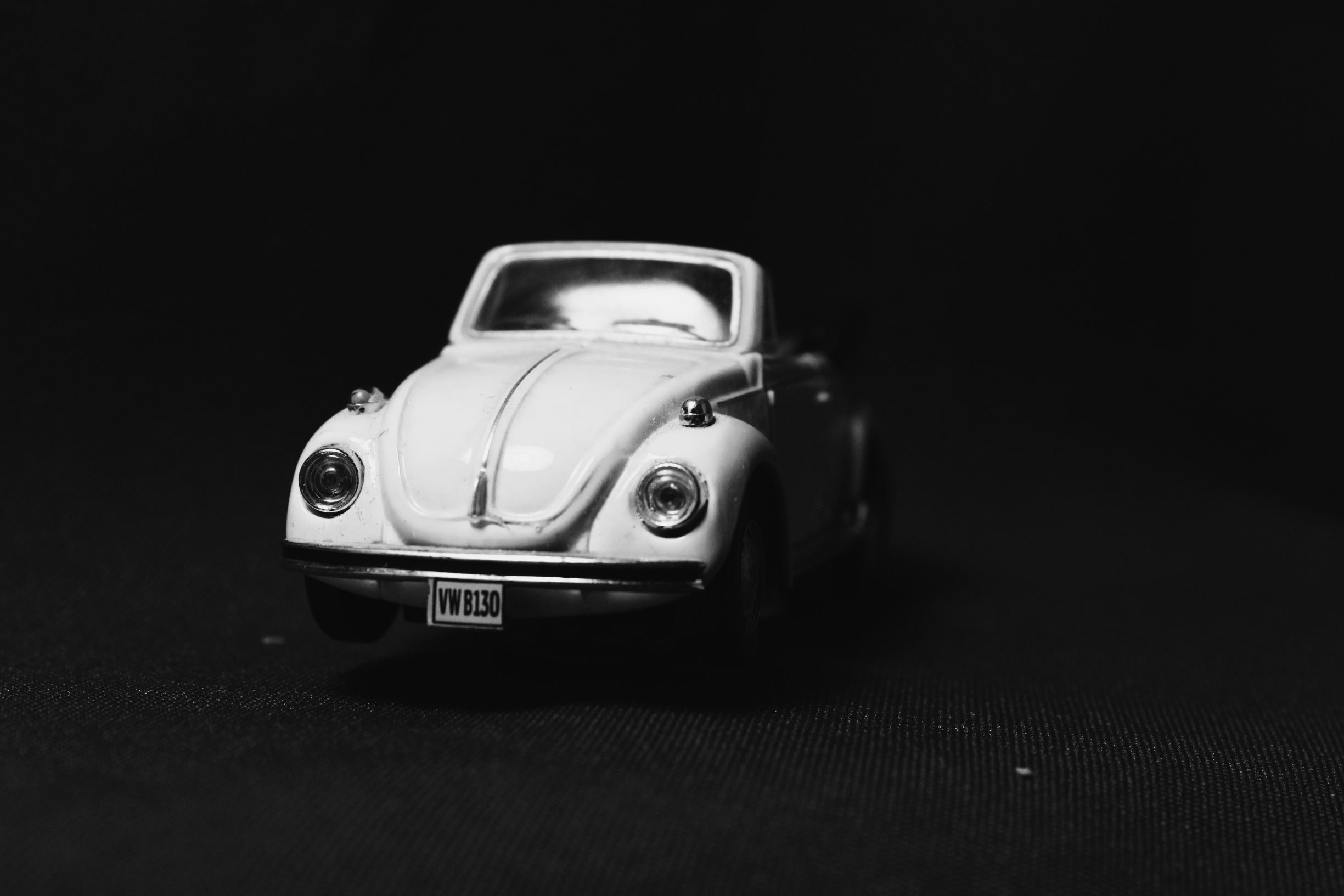 white volkswagen beetle convertible