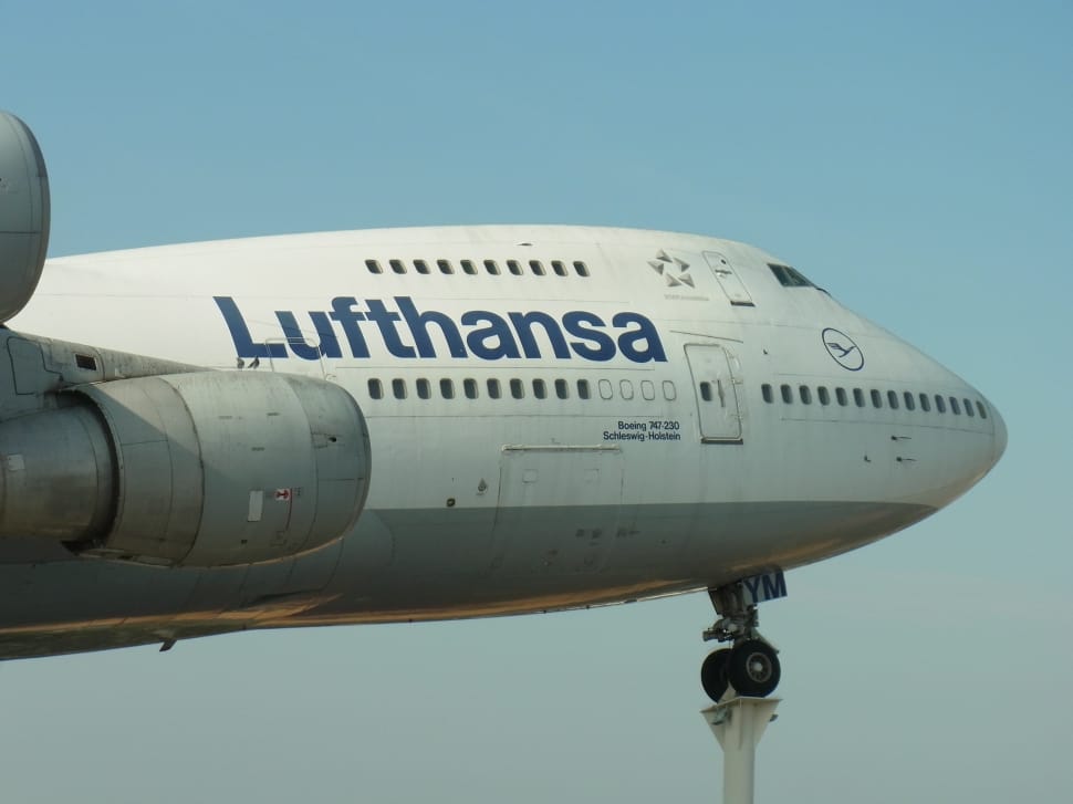 white and blue Lufthansa preview