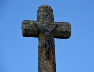crucifix statue thumbnail