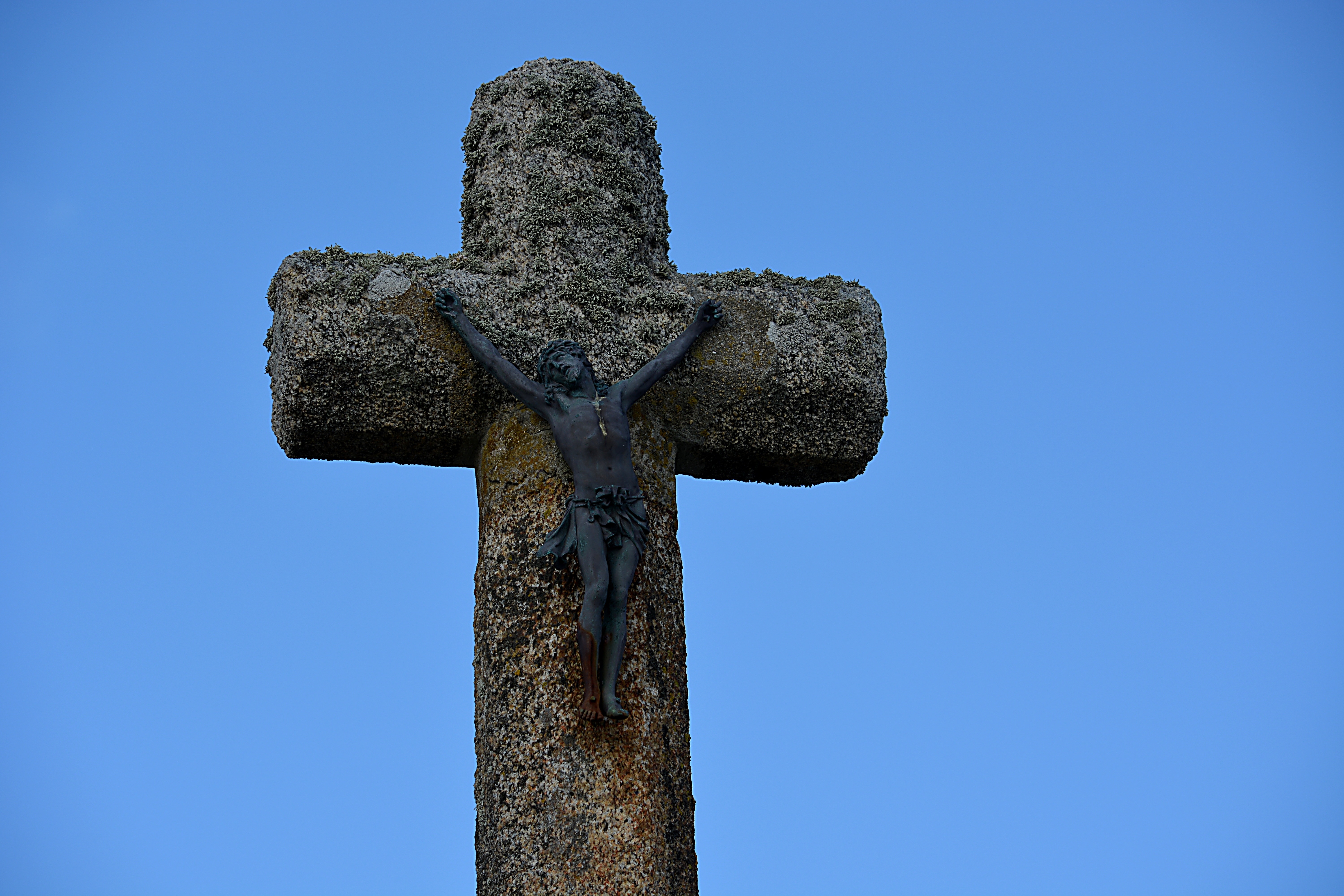 crucifix statue