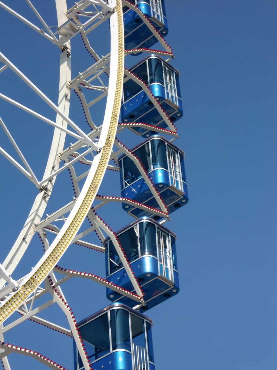blue and white ferris wheel preview