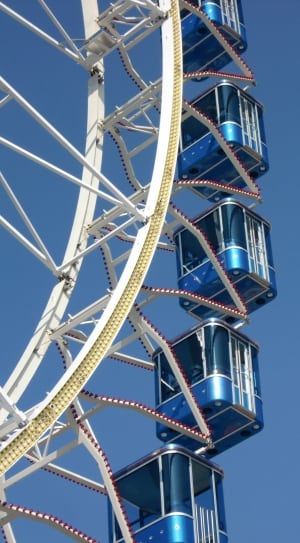 blue and white ferris wheel thumbnail