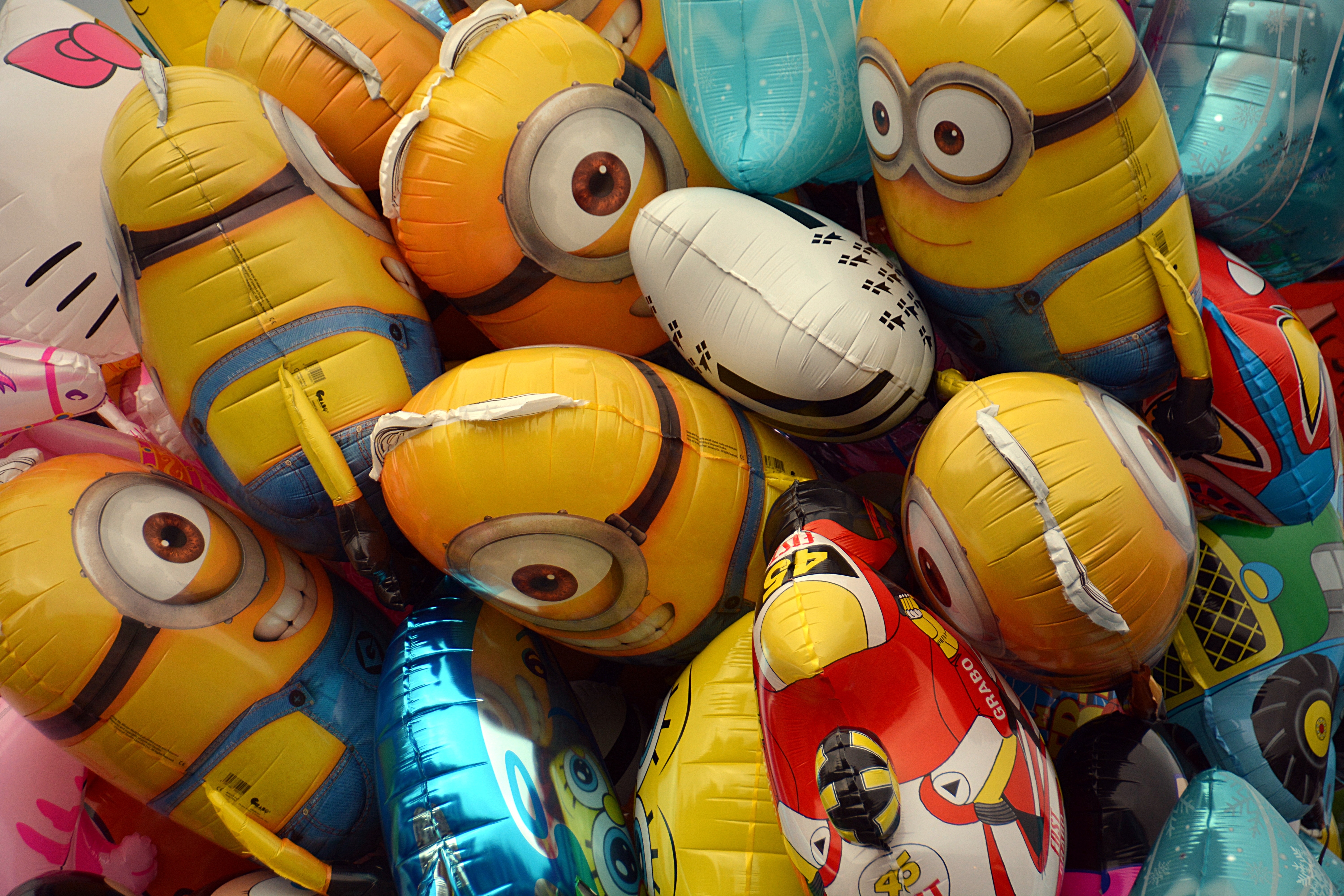 minions balloon lot