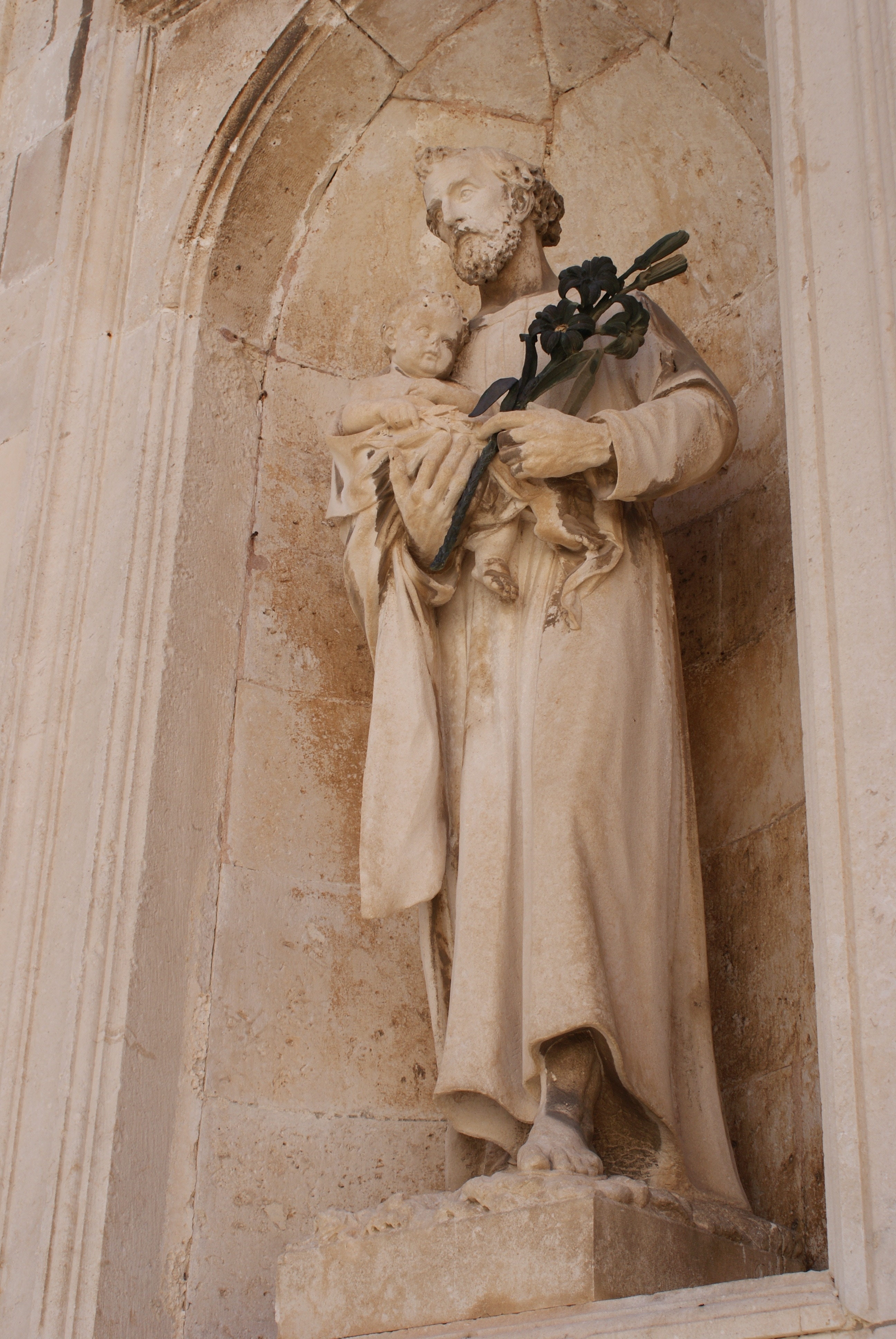 religious concrete statue