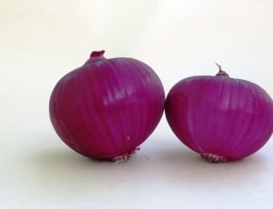 2 purple onions thumbnail