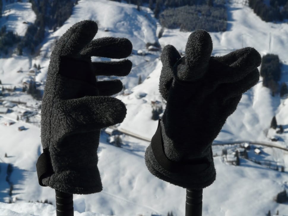 2 black snow gloves preview