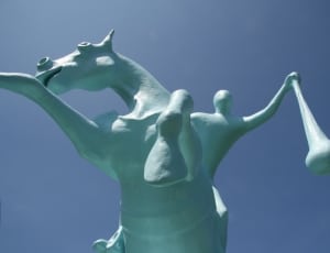 man riding horse statue thumbnail