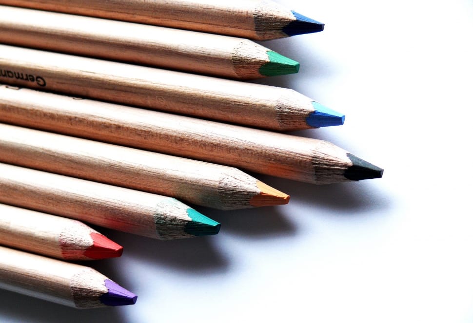 8 color pencils preview