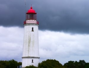 white and red lighthouse thumbnail