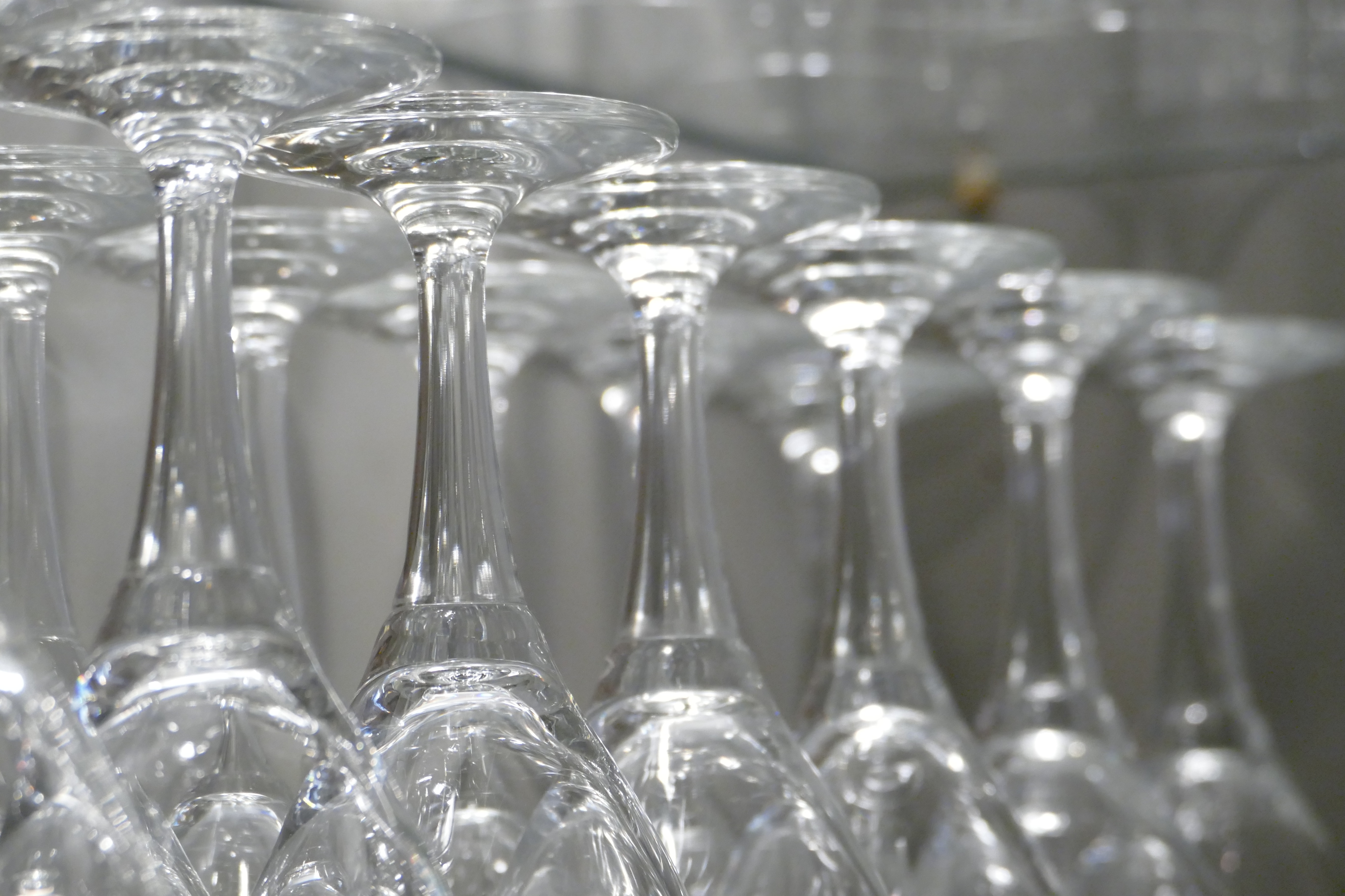 clear long stem wine glasses