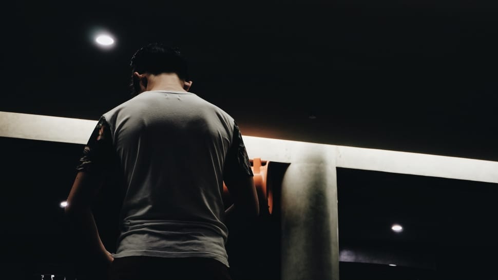man in gray t-shirt preview