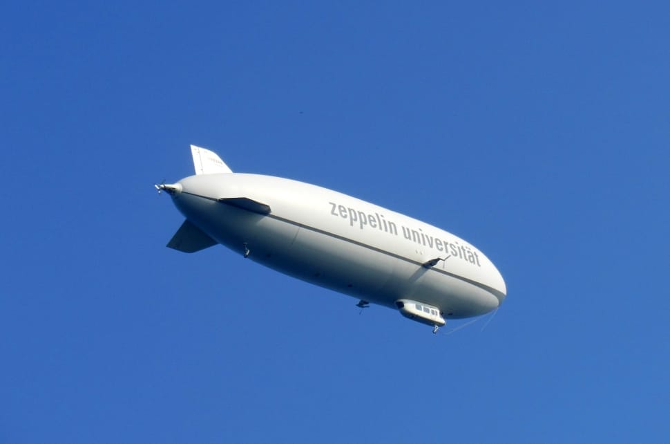 white zeppelin universitat aircraft preview