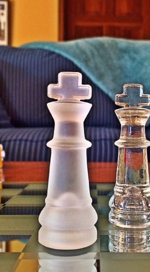 2 glass king chess pieces thumbnail