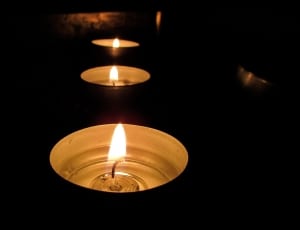 3 tealight candles thumbnail