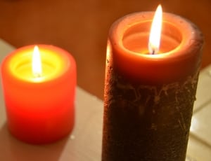 2 red candles thumbnail
