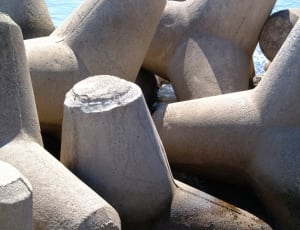 gray concrete sculpture thumbnail