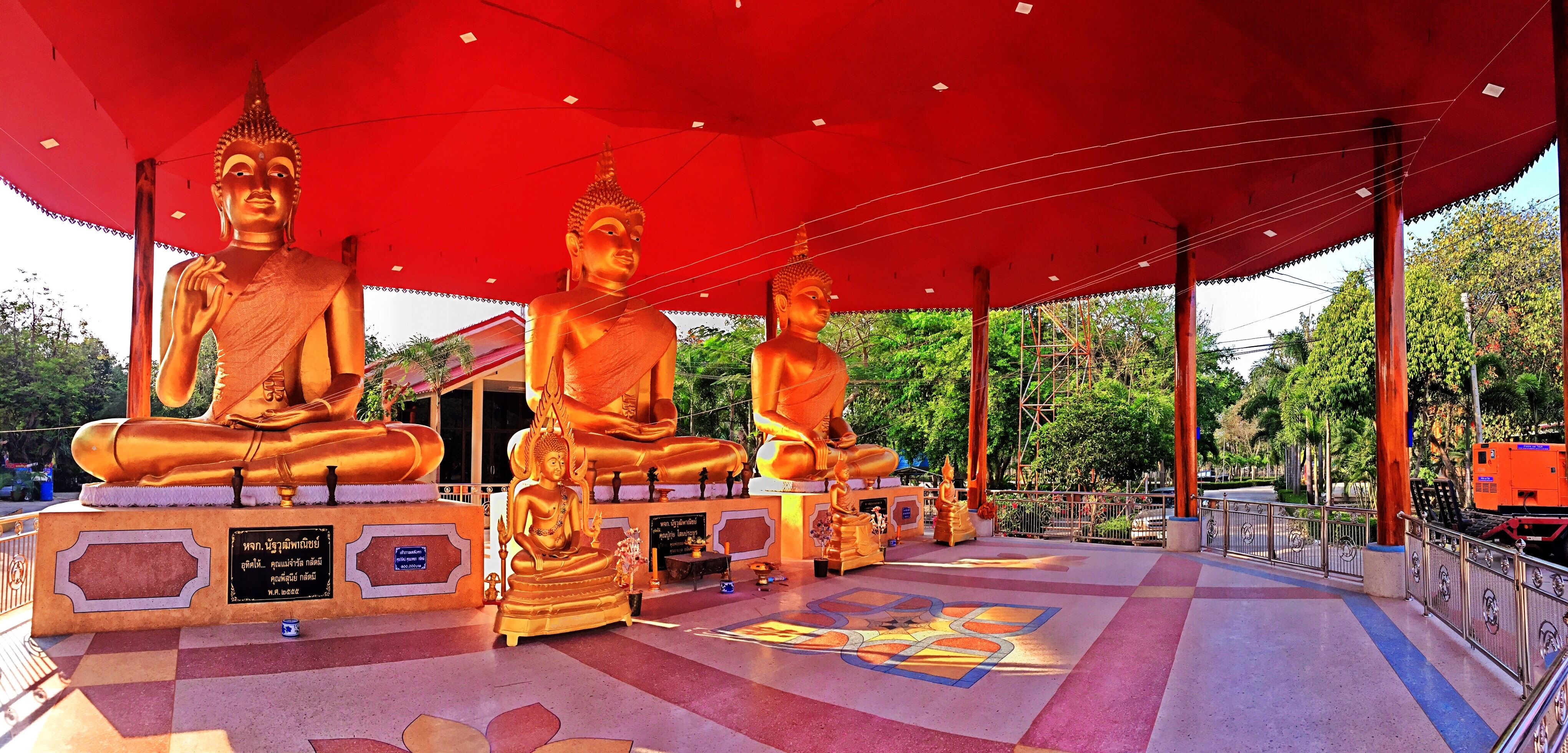 gold zen buddha statue lot