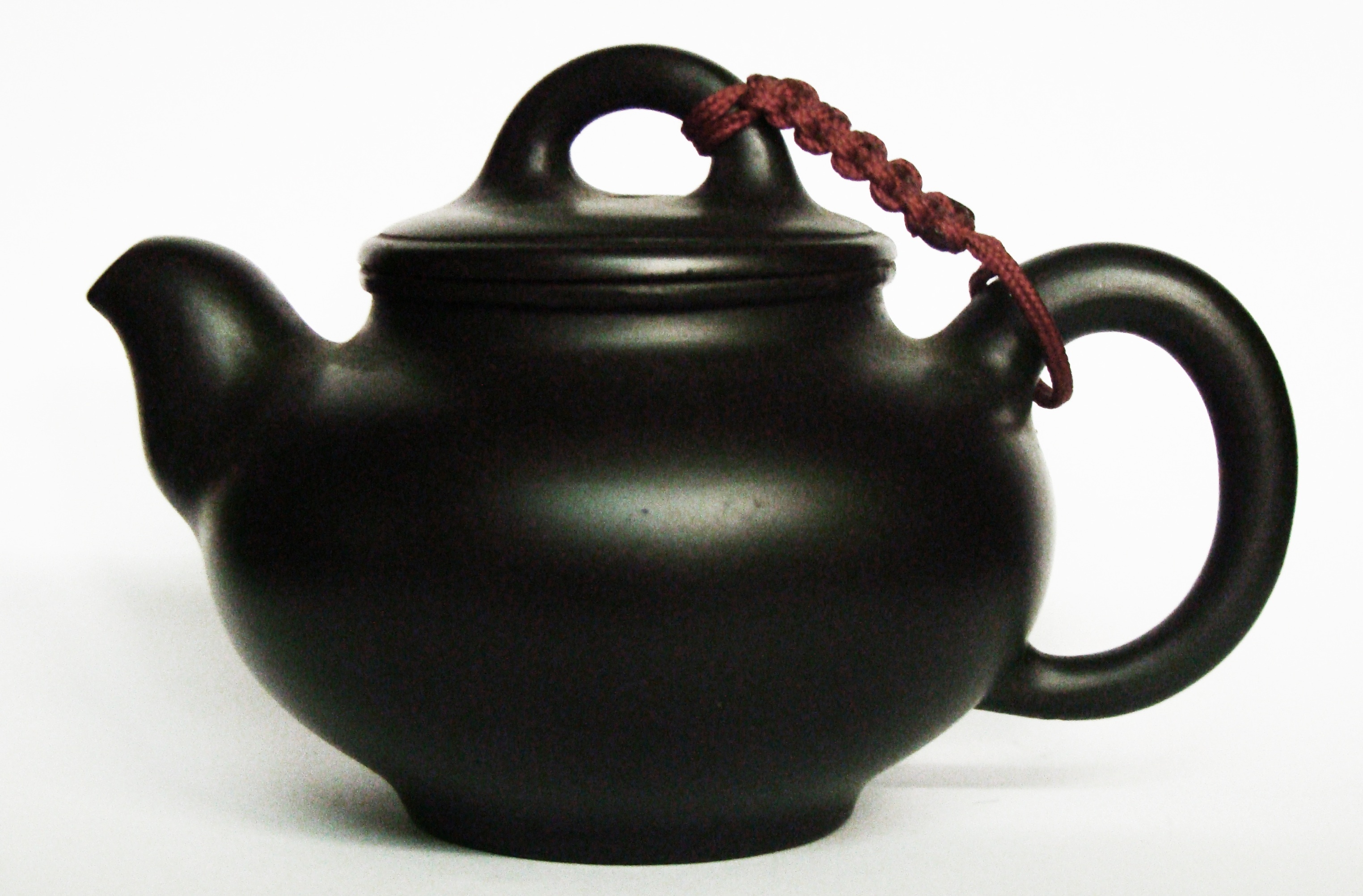 Чайники для церемонии. Чайник для чайной церемонии. Традиционный китайский чайник. Чай в чайнике. Заварочный чайник для чайной церемонии.
