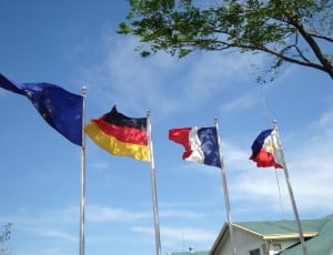 4 country flags thumbnail