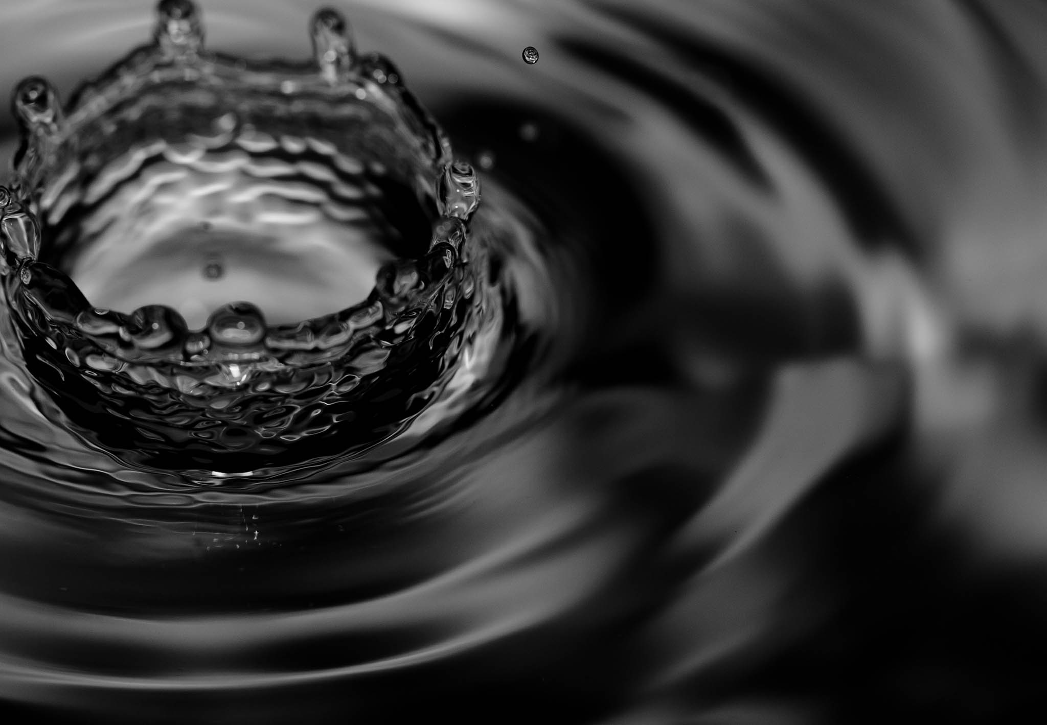 1280x720-wallpaper-water-drop-peakpx