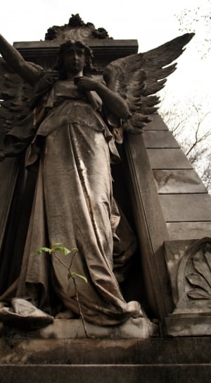 female angel statue thumbnail
