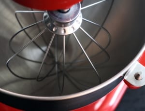 red stand mixer thumbnail